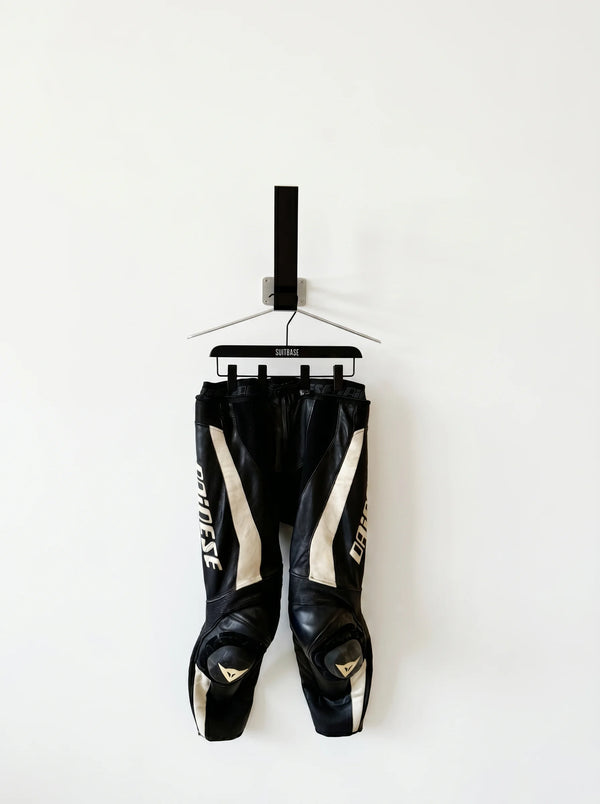 SUITBASE® PANTS HANGER - Hosenbügel für 2-Teiler Lederhose