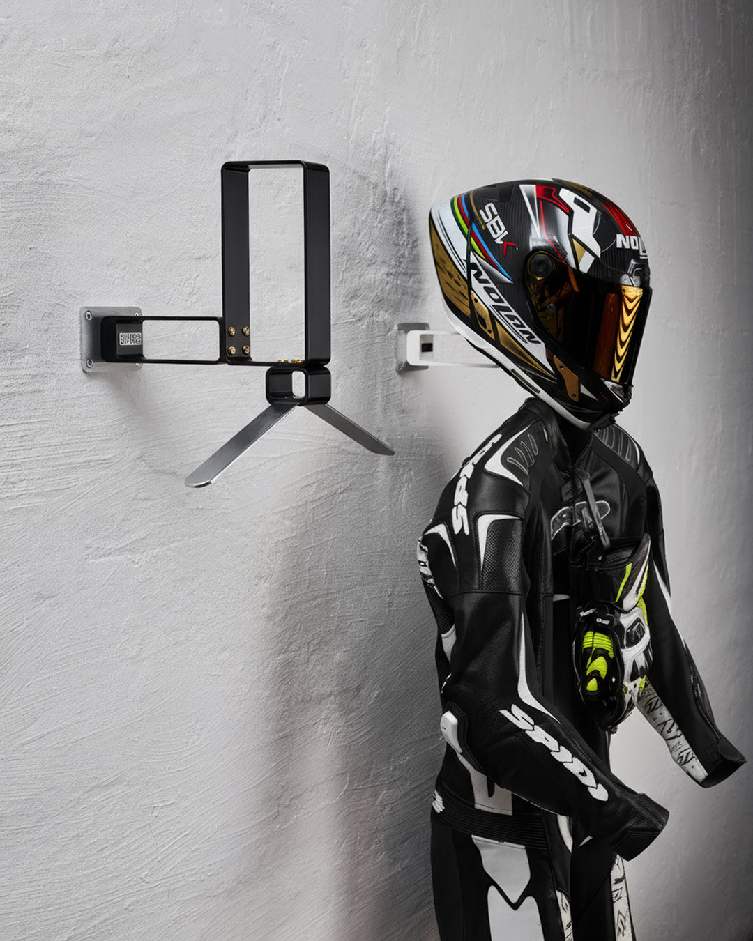 PRO V4 - Midnight Black