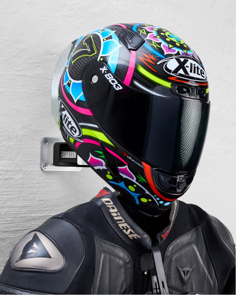 SUITBASE® - PRO V4 - Midnight Black - Motorrad Garderobe