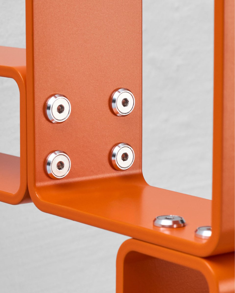 SUITBASE® - PRO V4 - Slideout Orange - Motorrad Garderobe