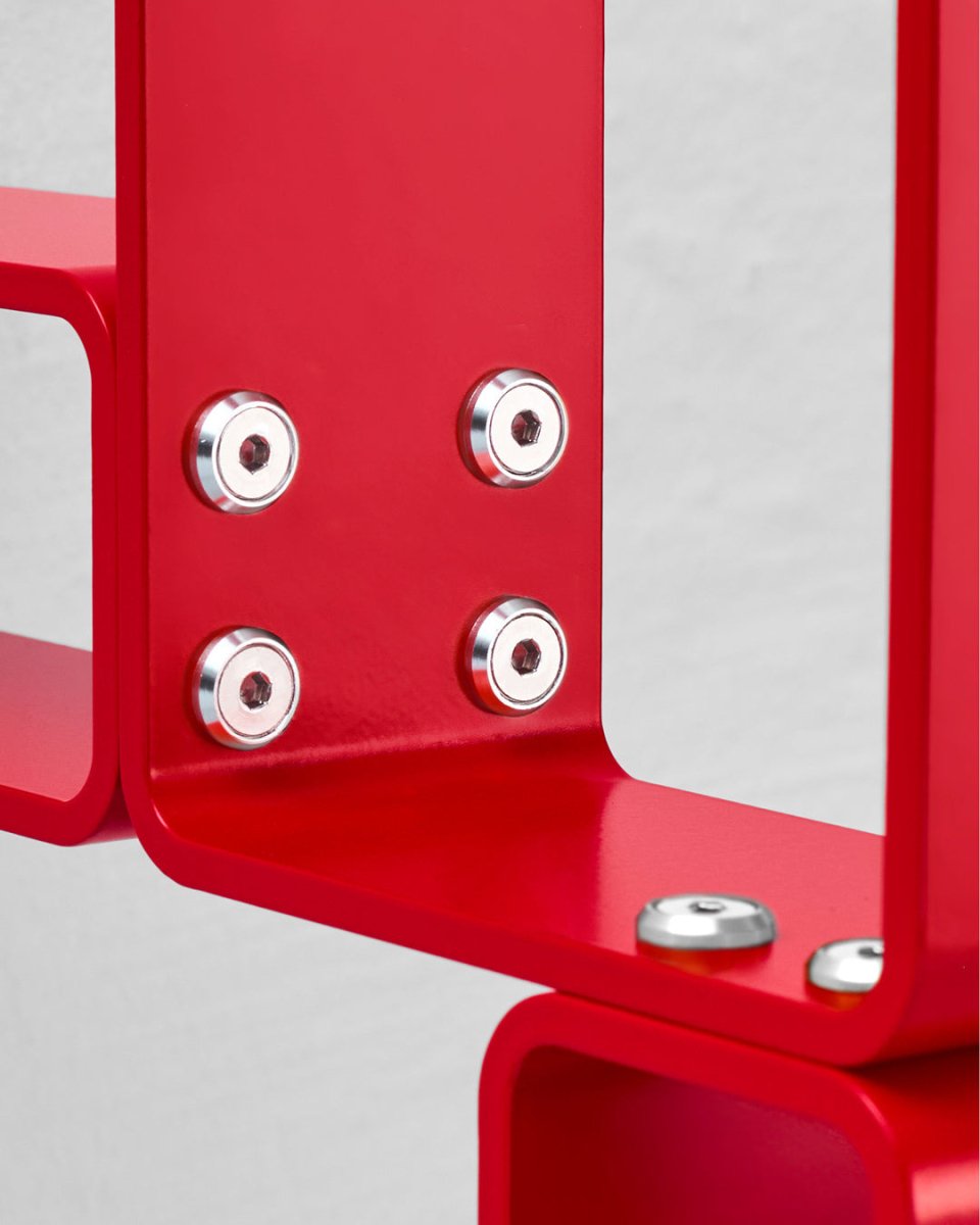SUITBASE® - PRO V4 - Desmo Red - Motorrad Garderobe