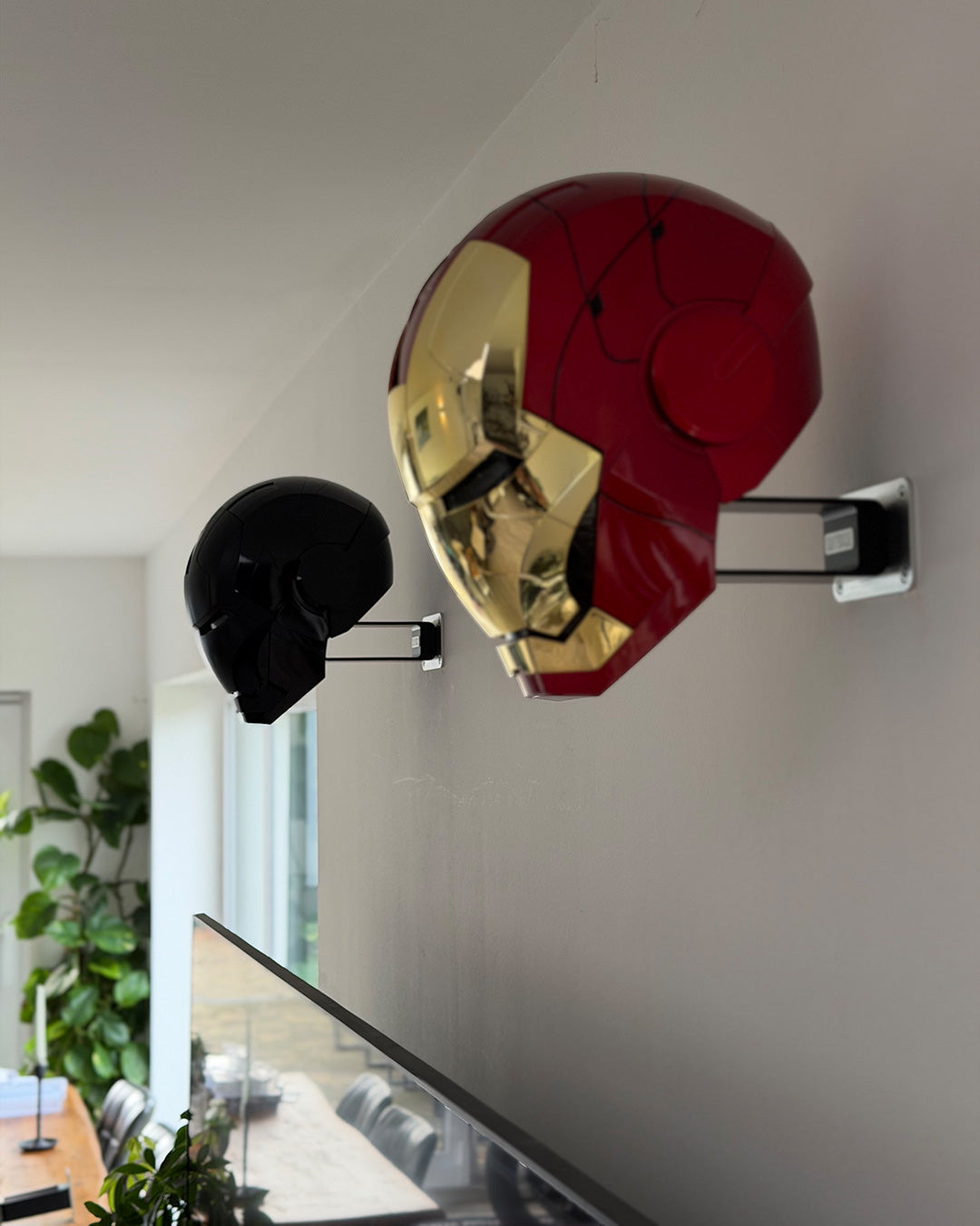SUITBASE® HEAD V4 - Motorradhelm Wandhalterung aus Aluminium