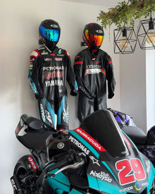 SUITBASE® PRO V4 - Midnight Black - Motorrad Garderobe Wandhalter