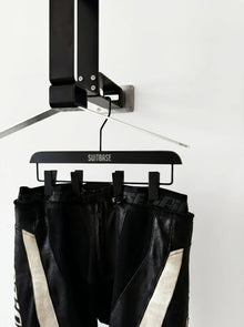 SUITBASE® PANTS HANGER - Hosenbügel für 2-Teiler Lederhose