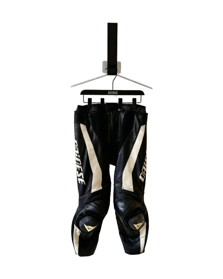 PANTS HANGER